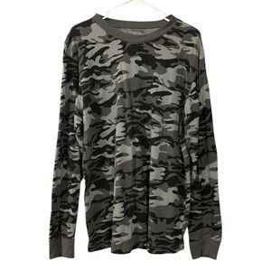 Old Navy Men's Gray Camouflage Long Sleeve Tee